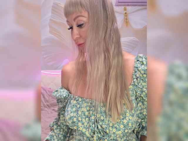 Love-Blondi webcam