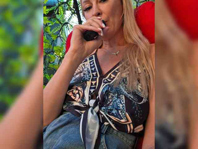 _Love-Blondi webcam