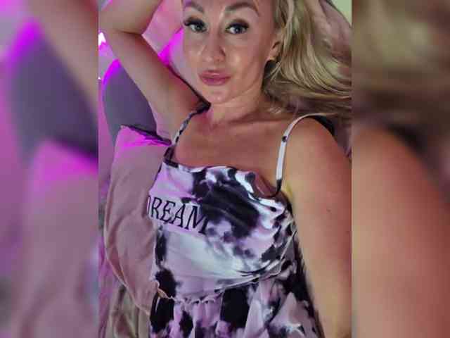 _Love-Blondi webcam