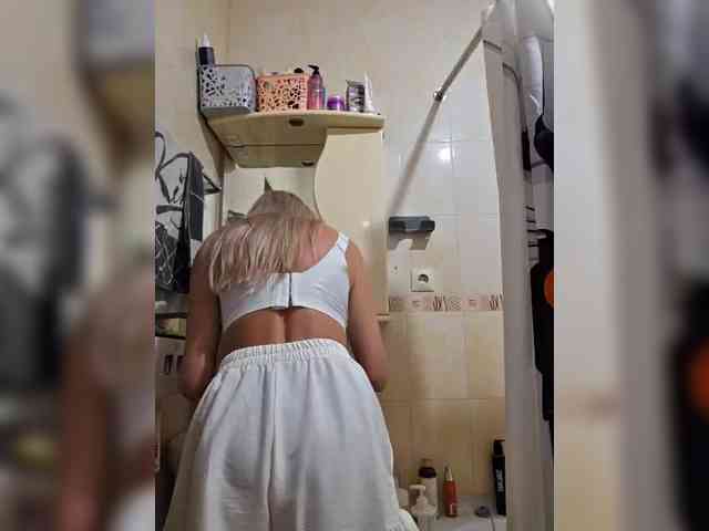 _Love-Blondi webcam