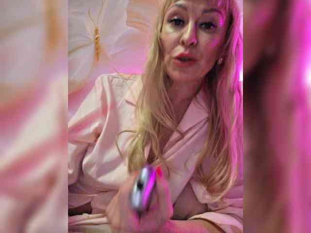 -Love-blondi webcam