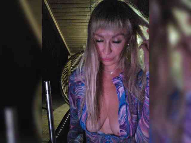 _Love-Blondi webcam
