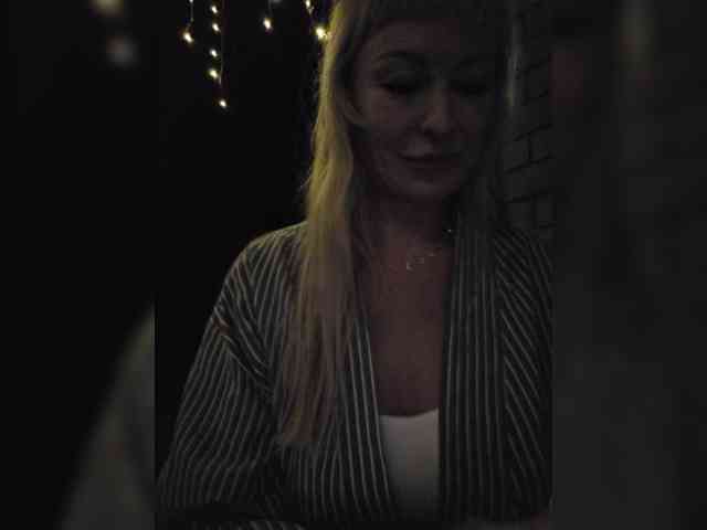 _Love-Blondi webcam