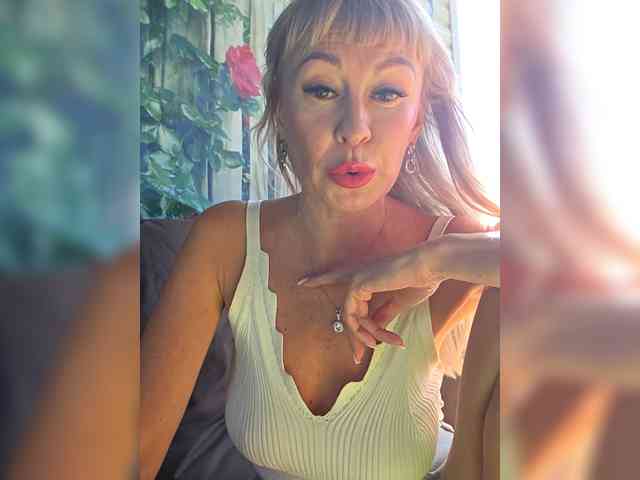 Love-Blondi webcam