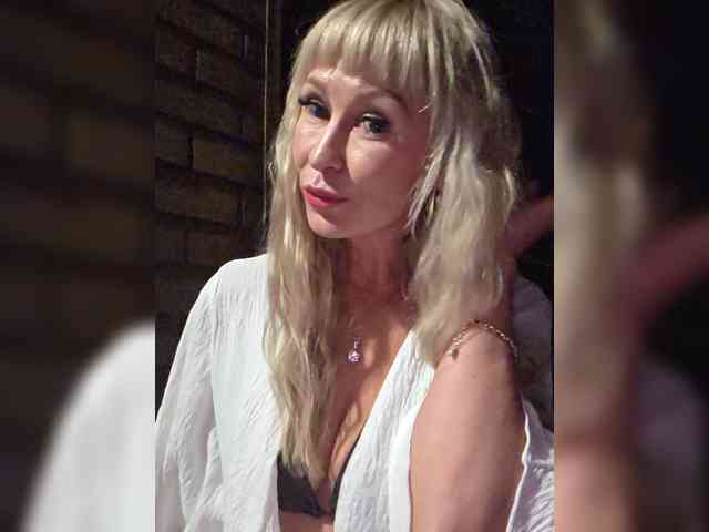 Love-Blondi webcam