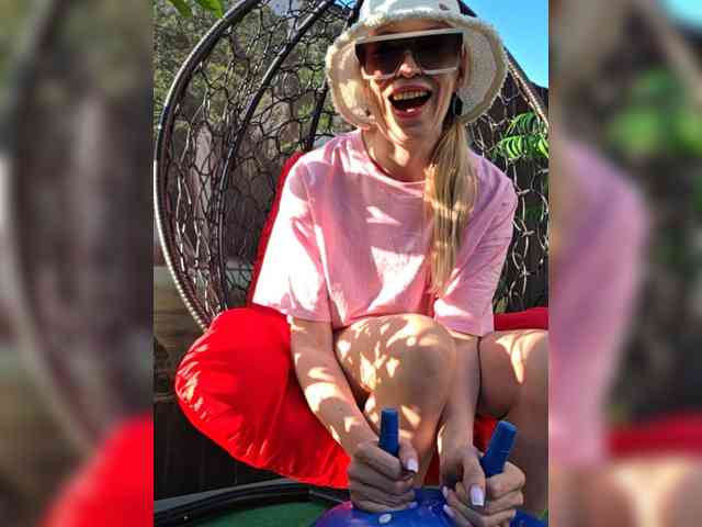 -Love-blondi webcam