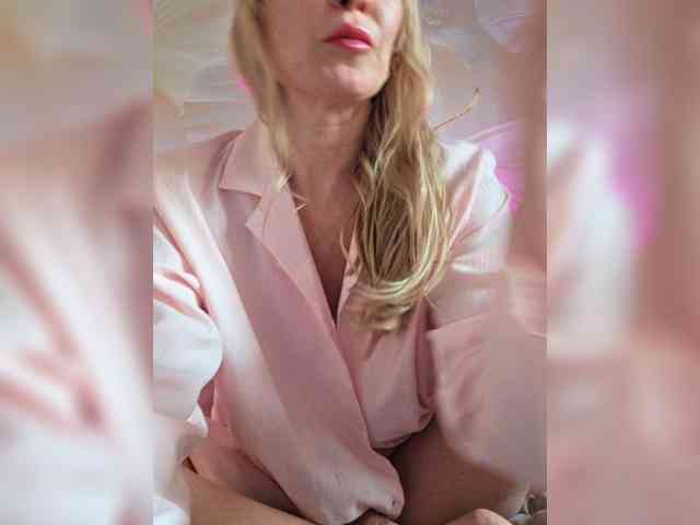 -Love-blondi webcam