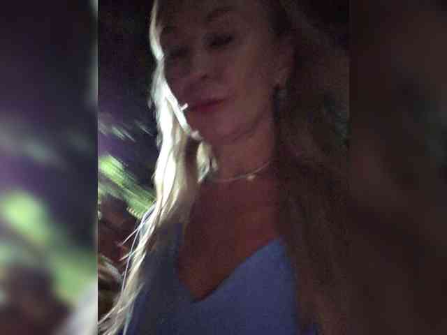 _Love-Blondi webcam