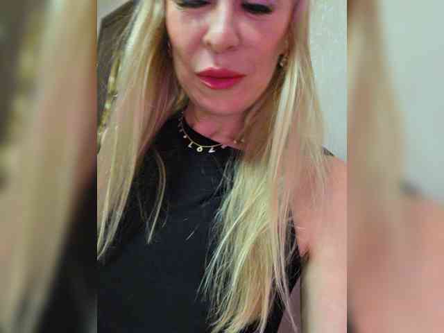 -Love-blondi webcam