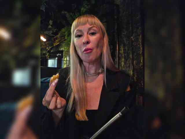 _Love-Blondi webcam