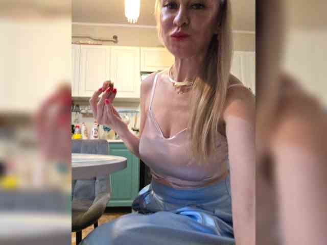 -Love-blondi webcam