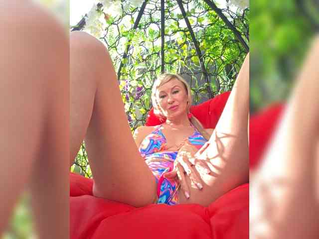_Love-Blondi webcam
