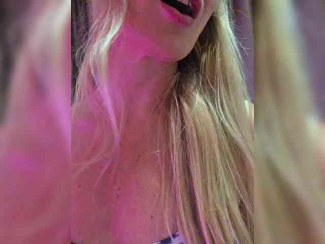 _Love-Blondi webcam