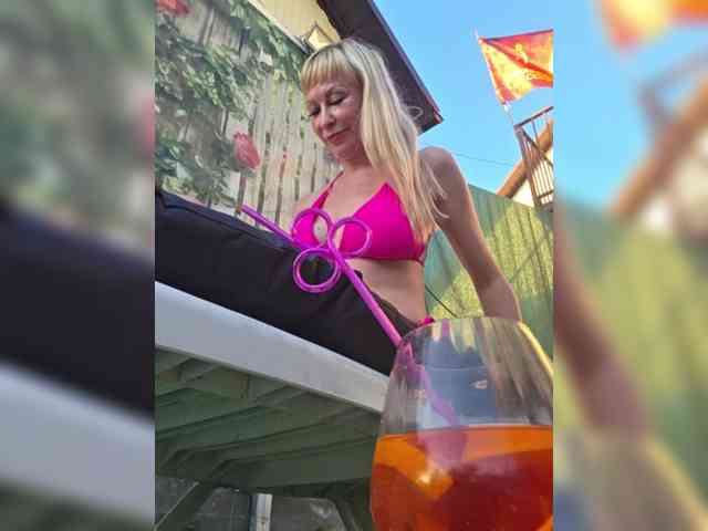 -Love-blondi webcam