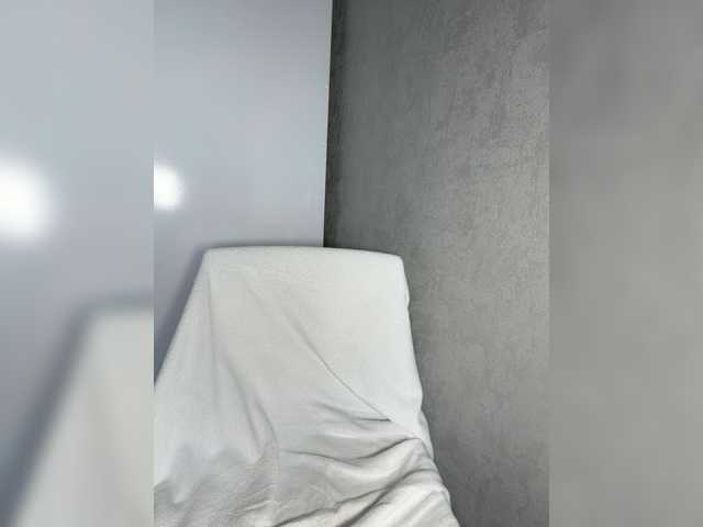 -bloondyy- live cam on BongaCams