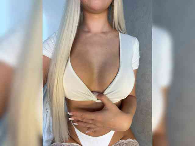blondyy webcam