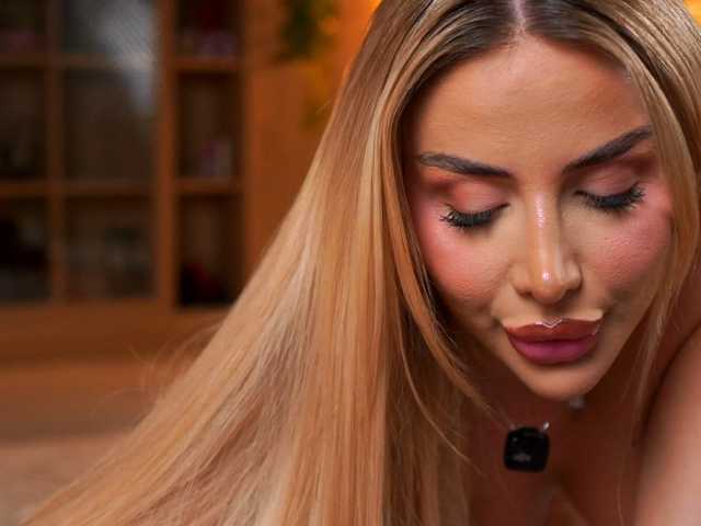 AshleysinnX live cam on BongaCams