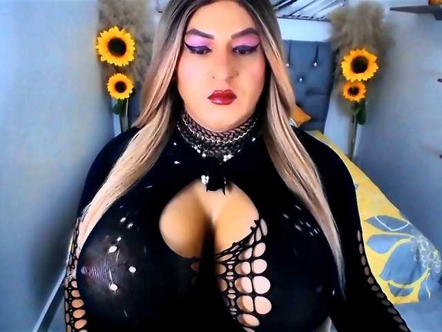 kamilabigcock live cam preview