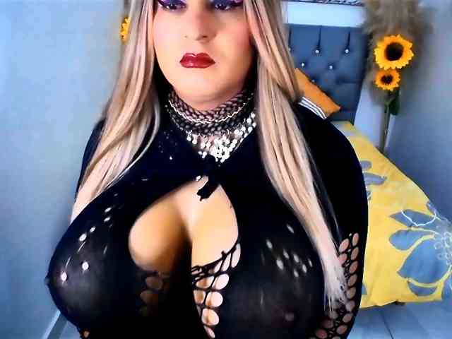kamilabigcock