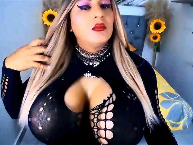 kamilabigcock