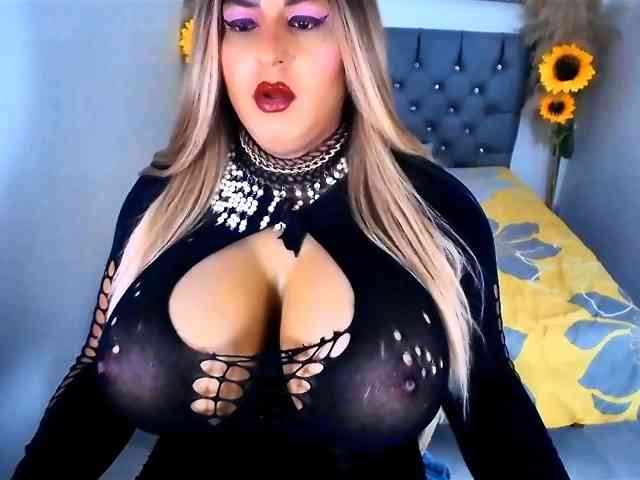 kamilabigcock