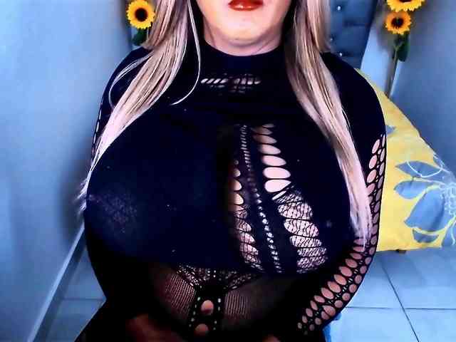kamilabigcock