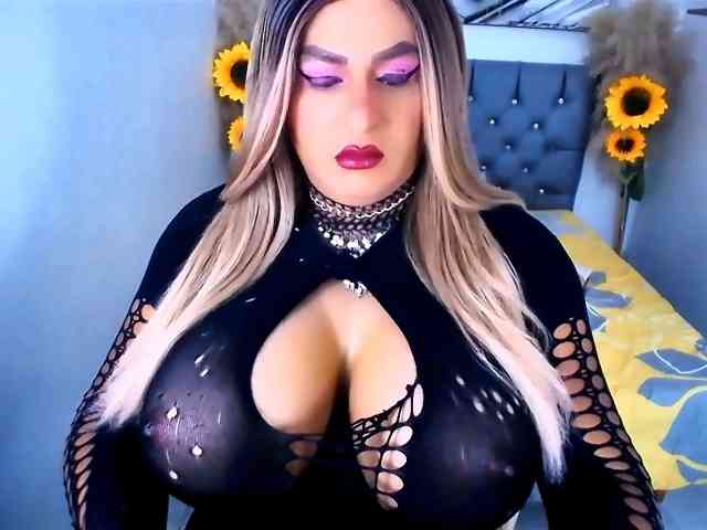 kamilabigcock