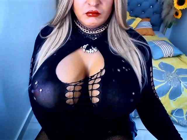kamilabigcock