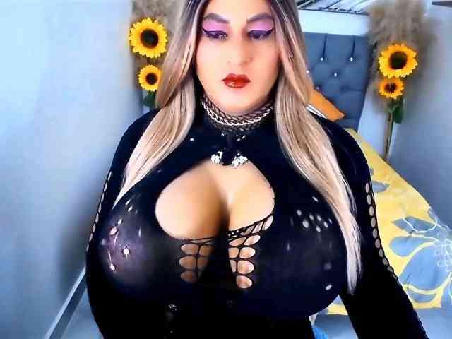 kamilabigcock