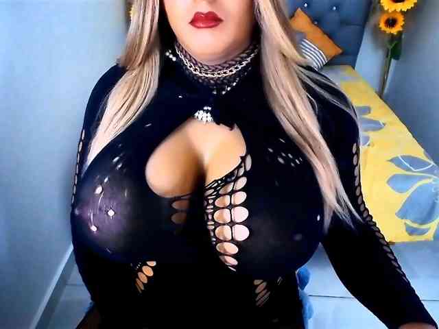 kamilabigcock