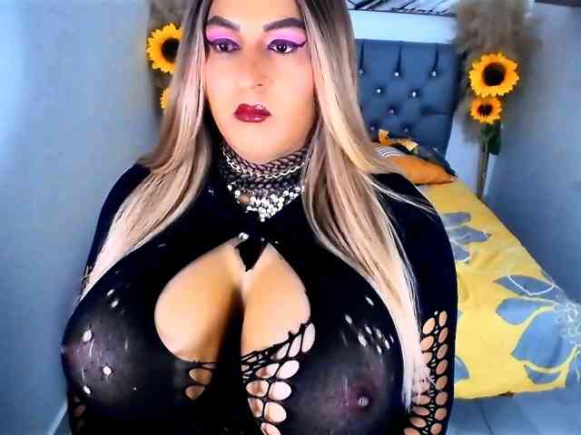 kamilabigcock