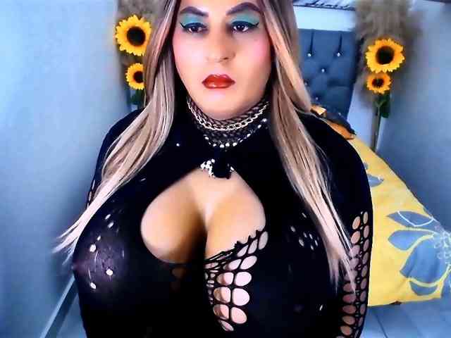 kamilabigcock
