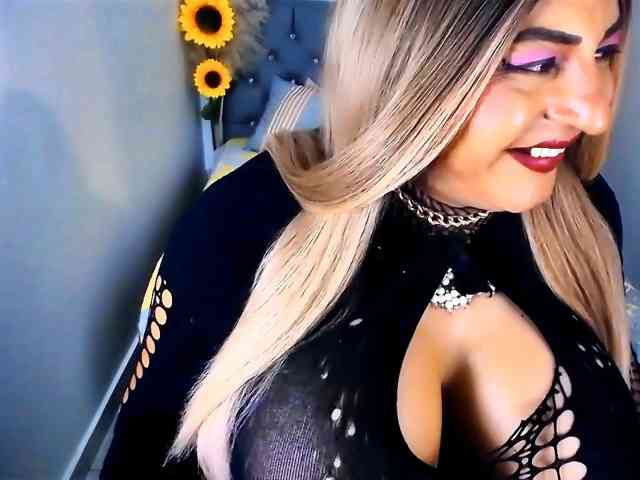 kamilabigcock