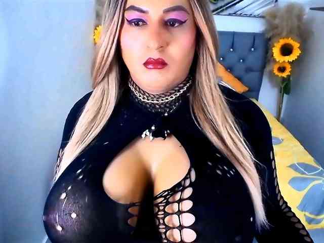 kamilabigcock