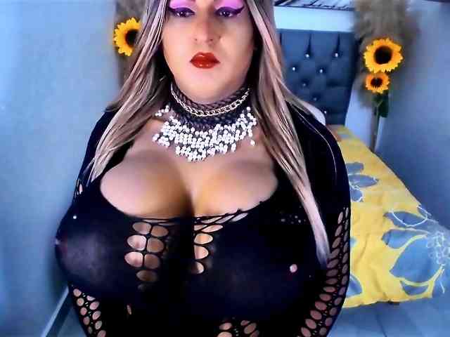 kamilabigcock