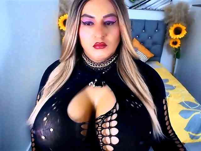 kamilabigcock