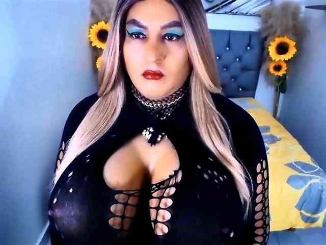 kamilabigcock