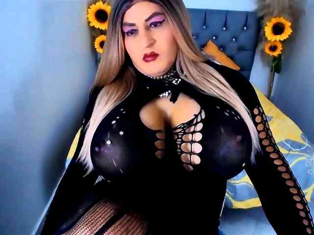 kamilabigcock