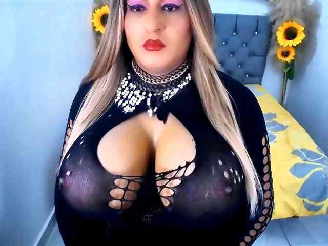kamilabigcock