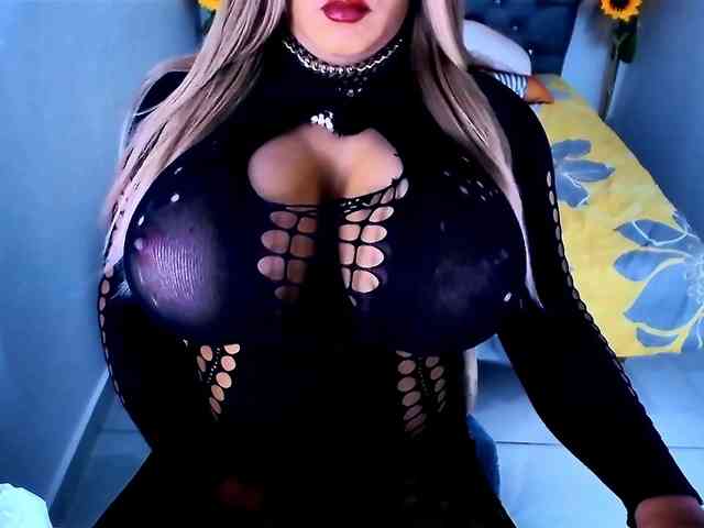 kamilabigcock