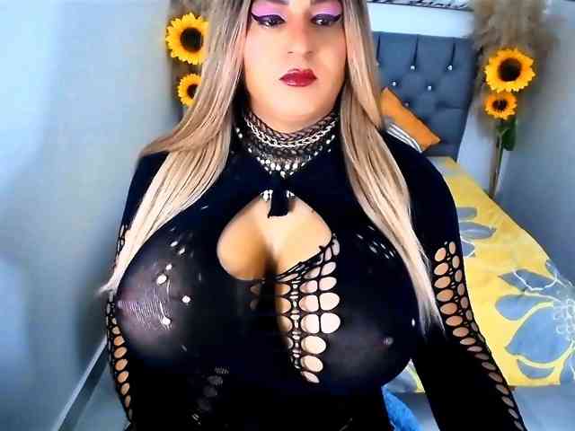 kamilabigcock