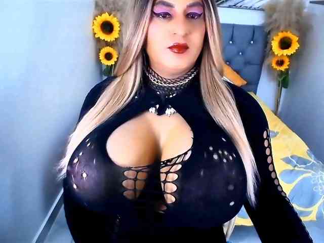 kamilabigcock