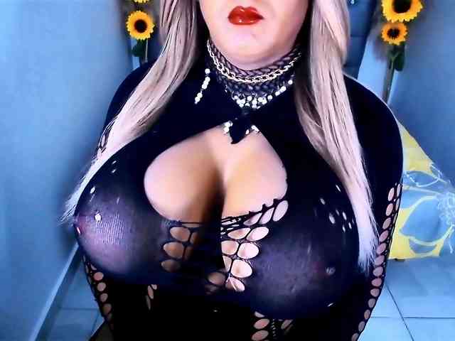 kamilabigcock