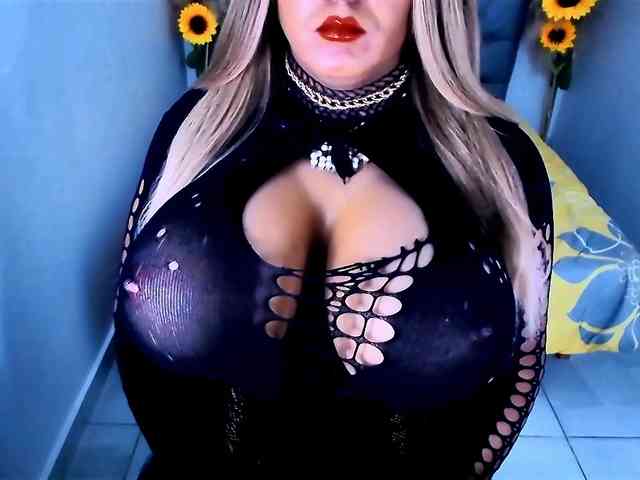 kamilabigcock