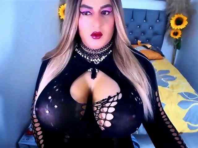 kamilabigcock