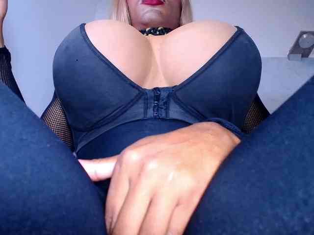 paulabigcock Live Webcam on BongaCams