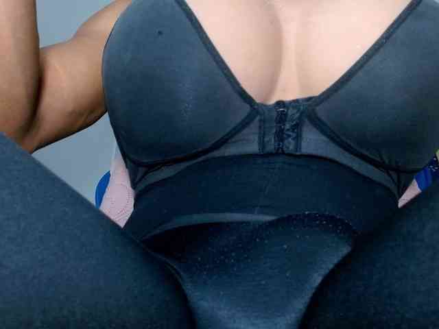 paulabigcock Live Webcam on BongaCams