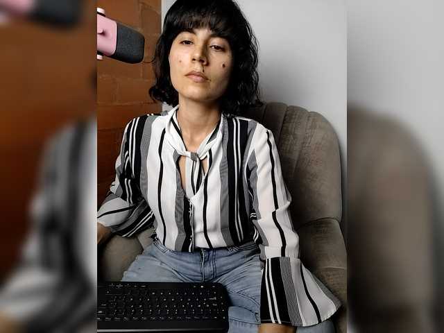 katiae's BongaCams show and profile