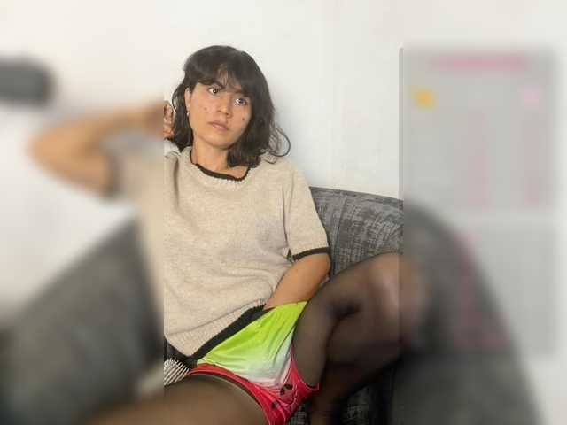 katiae live cam preview