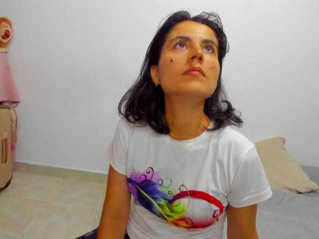 katiae live cam on BongaCams